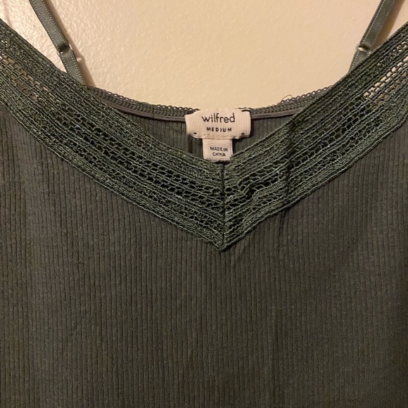 Wilfred green medium tank (Aritzia) - Picture 3 of 3